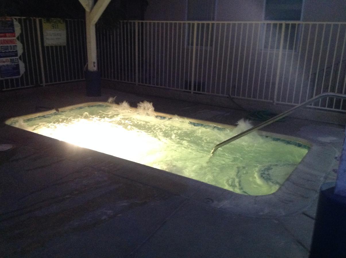 Elsinore Hotsprings Motel Лейк-Елсінор Екстер'єр фото